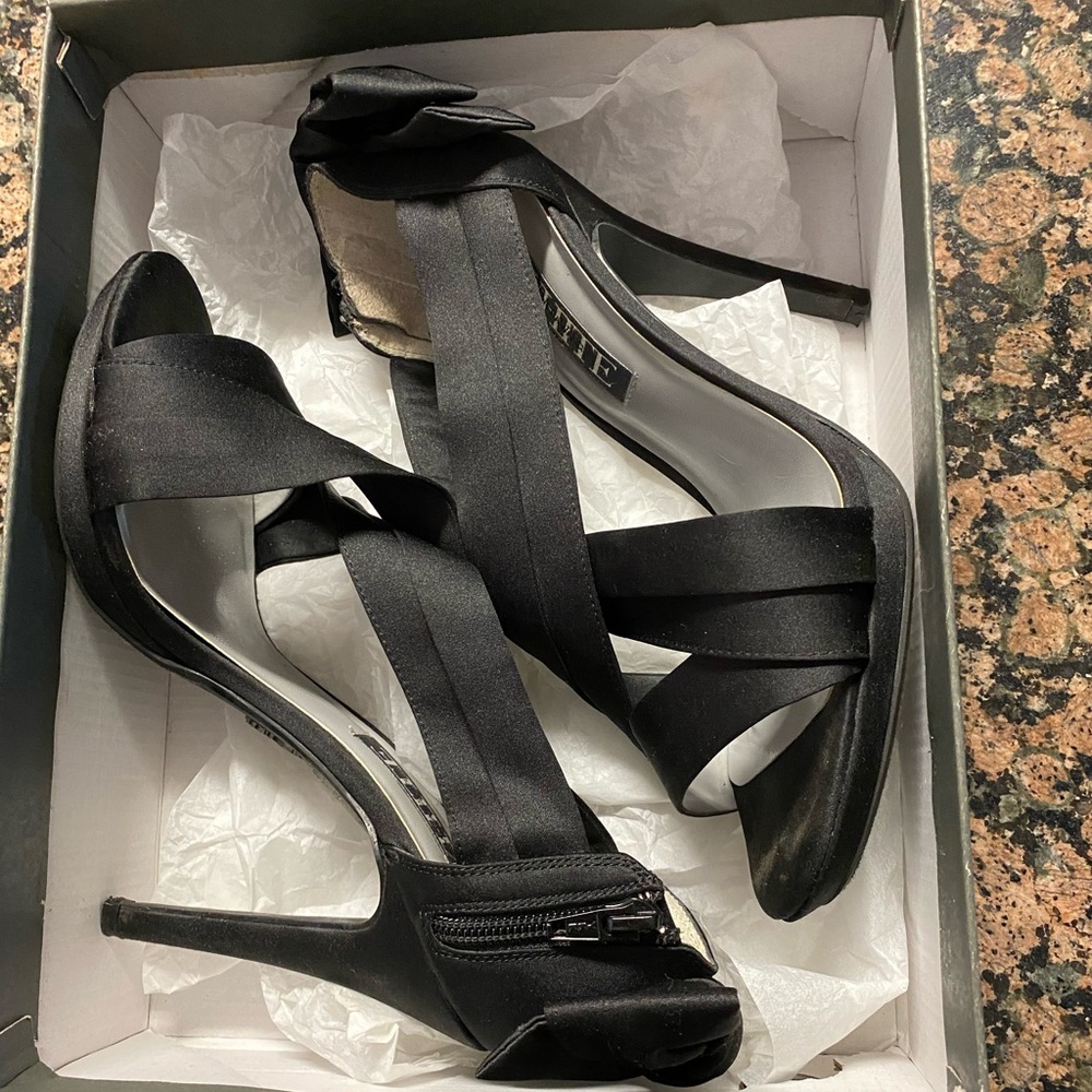 Vera Wang Heels